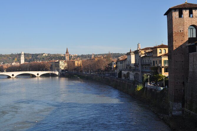 3-Hour Walking Tour with Guide Discovering Verona - Who Should Book This Tour?