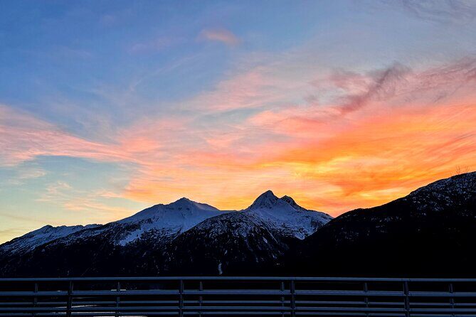 5 Hour Tour to the Yukon Border with Suspension Bridge - Bridal Veil Falls and White Pass