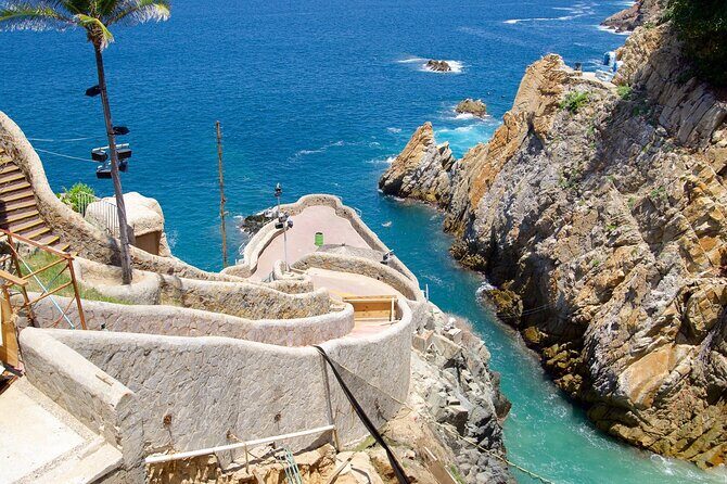 Acapulco Airport (ACA) Private Transfer to Acapulco City - Who Will Love This Service?