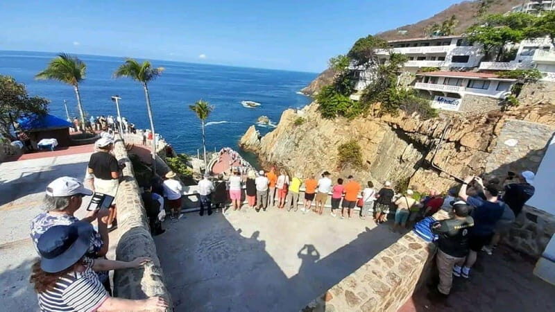Acapulco: Express Cliff Diving Show Tour - What the Tour Offers