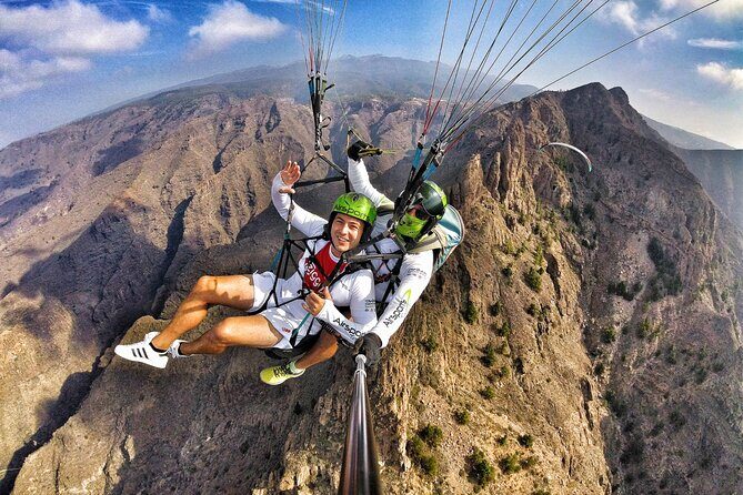 Acrobatic Paragliding Tandem Flight above south Tenerife - The Landing and Aftermath