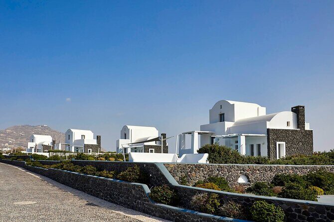 Akrotiri: Couples Massage with Dinner, Pool Access, wine, fruits - The Experience in Detail