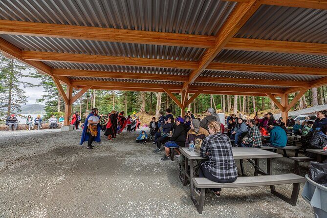 Alaska Wildlife Adventure Raptor Experience & Salmon Tales Lunch - What We Think: The Value of This Experience