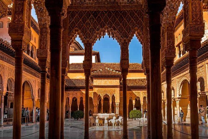 Alhambra palace Private tour with private local guide and admission tickets - FAQs