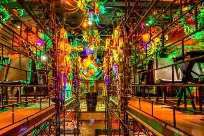 Alternative bar tour with dinner in the art district - Who This Tour Is Best For