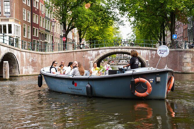 Amsterdam Canal Cruise with Dutch Pancakes and Drinks - A Closer Look at the Experience