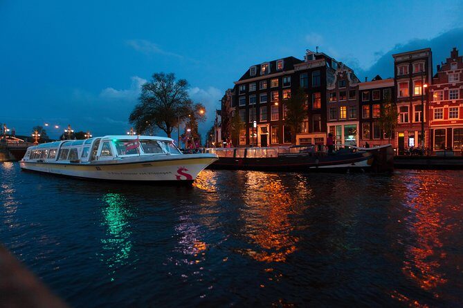 Amsterdam Pizza Cruise with Unlimited Drinks - Food and Drinks