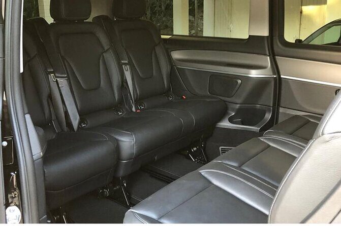 Arrival barcelona Cruise Port to Barcelona City - The Vehicle and Comfort