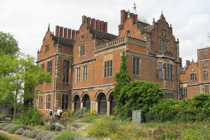 Arrival Private Transfers from Airport BHX to Birmingham in Business Car - A Closer Look at the Experience