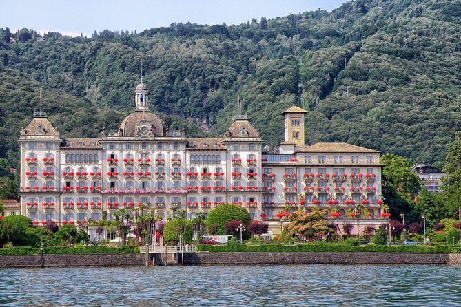 Art and food on lake Maggiore: Stresa and Isola Bella - The Journey to Isola Bella: Private Taxi-Boat Experience