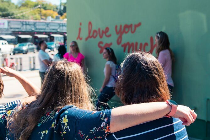 Austin Street Art and Street Food Tour with Local Guide - Diving into Austin’s Musical and Cultural Roots at Victory Grill