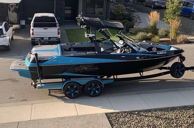 Axis T22 Wake Surfing Boat Rental - Who Is This Tour Best For?