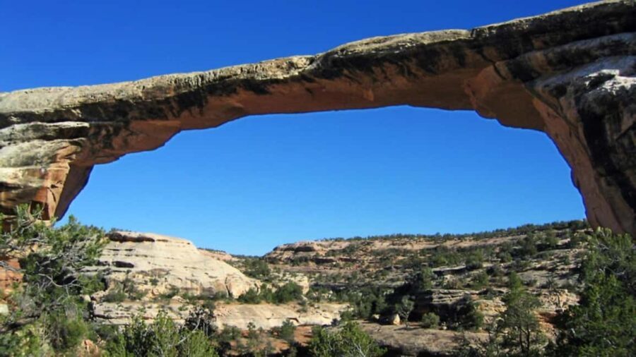 Banff Gondola, Lake Louise, Emerald, Minnewanka & Banff Town - Itinerary Breakdown: What to Expect at Each Stop