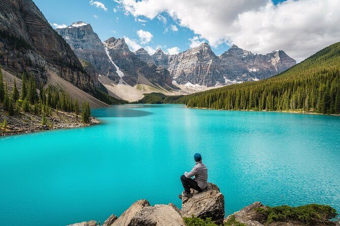 Banff National Park Tour Lake Louise and Moraine Lake by coach - What makes this tour stand out?