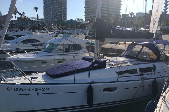 Barcelona 1-hour Boat Trip with Cava and Snacks - Practical Details and Tips