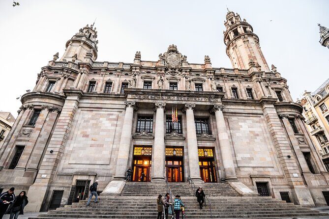 Barcelona Gothic Quarter: City Walk with AudioGuide on your Phone - Who Should Consider This Tour?