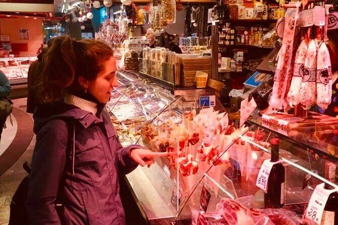 Barcelona private food tour: tailored tour area & tapas - The Guides and Their Role in the Experience