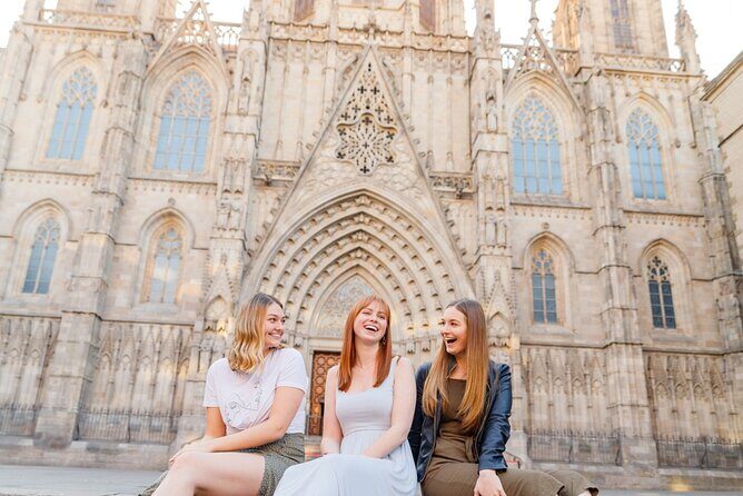 Barcelona Private Photoshoot at Cathedral & Kiss Wall - Why This Tour Offers Great Value