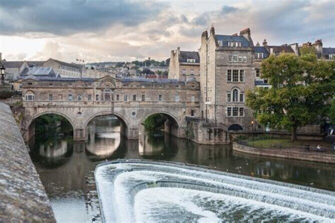 Bath: Guided tour of Historic Sights & Pubs - The Pub & Drink Experience