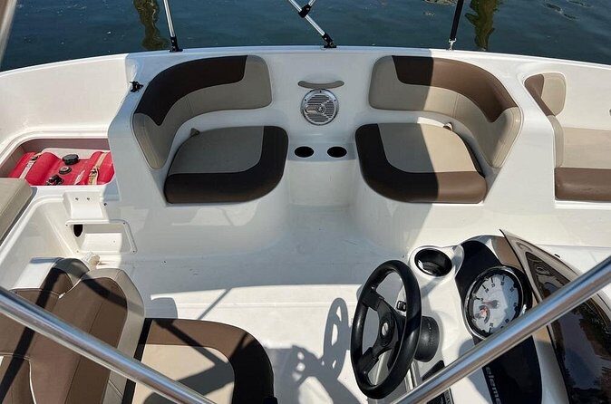 Bayliner Element 60HP Boat - The Experience in Detail: What You Can Expect
