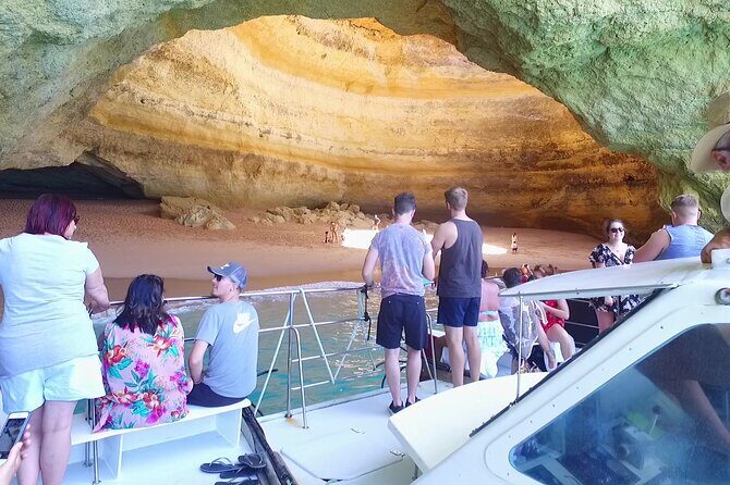 Benagil cave tour - The Boat and Crew  