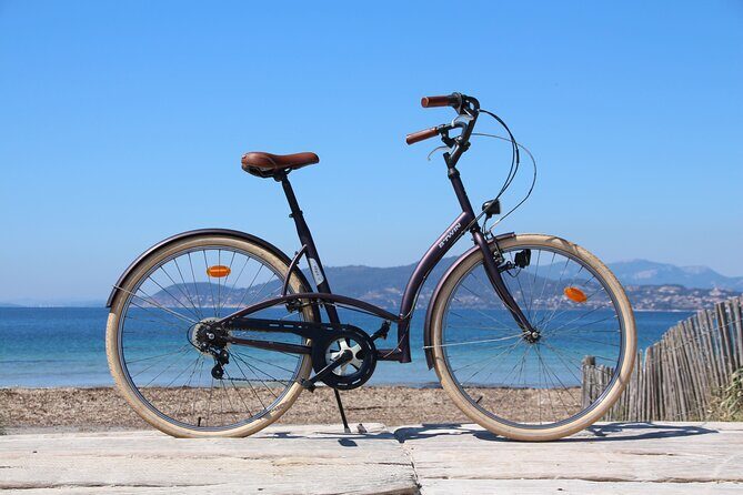 Bike rental for the whole family in Hyères - Meeting Point and Location