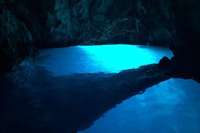 Blue cave & Hvar (5 Islands) private tour from Split or Trogir - Final Thoughts: Is This Tour Right for You?