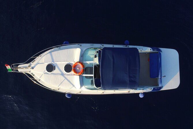 Boat excursions in the Bay of Taormina and Gardens on a private basis - The Sum Up