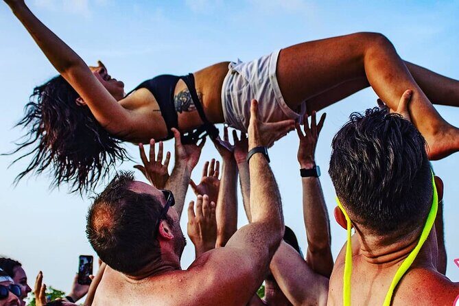 Bonbon Reggaeton Boat Party in Cancun - The Price and Value