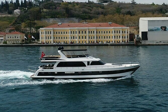 Bosphorus cruise with private boat - A Detailed Look at the Bosphorus Private Boat Cruise
