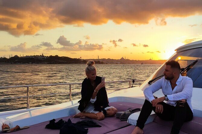 Bosphorus Sunset Cruise on Deluxe Yacht in Istanbul - What Makes This Tour Stand Out?