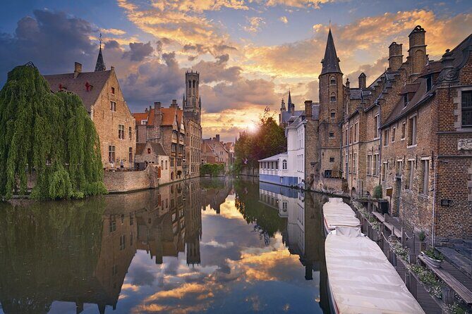 Bruges: City Walk with Audio Guide in 7 Languages on your Phone - Practical Details: What to Expect