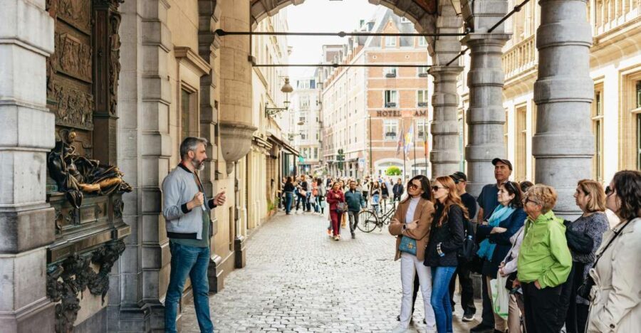 Brussels: City Highlights Walking and Tasting Tour - What to Expect During the Tour