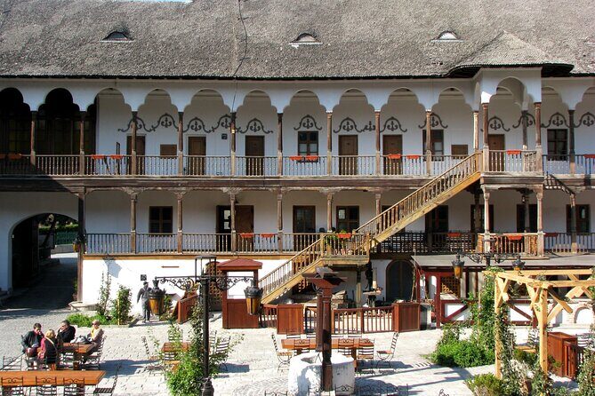 Bucharest Highlights Walking Tour - The Group Experience and Guide Quality