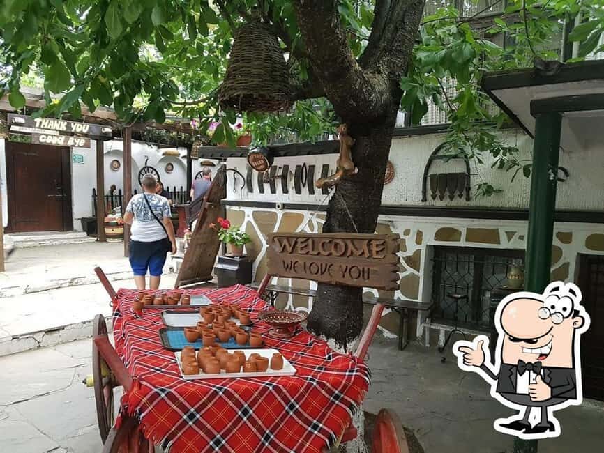 Bulgarian Evening: Traditional Restaurant & Folklore Program - Analyzing the Value