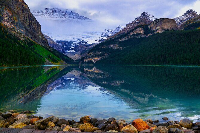 Calgary to Lake Louise and Lake Moraine - Transportation and Logistics