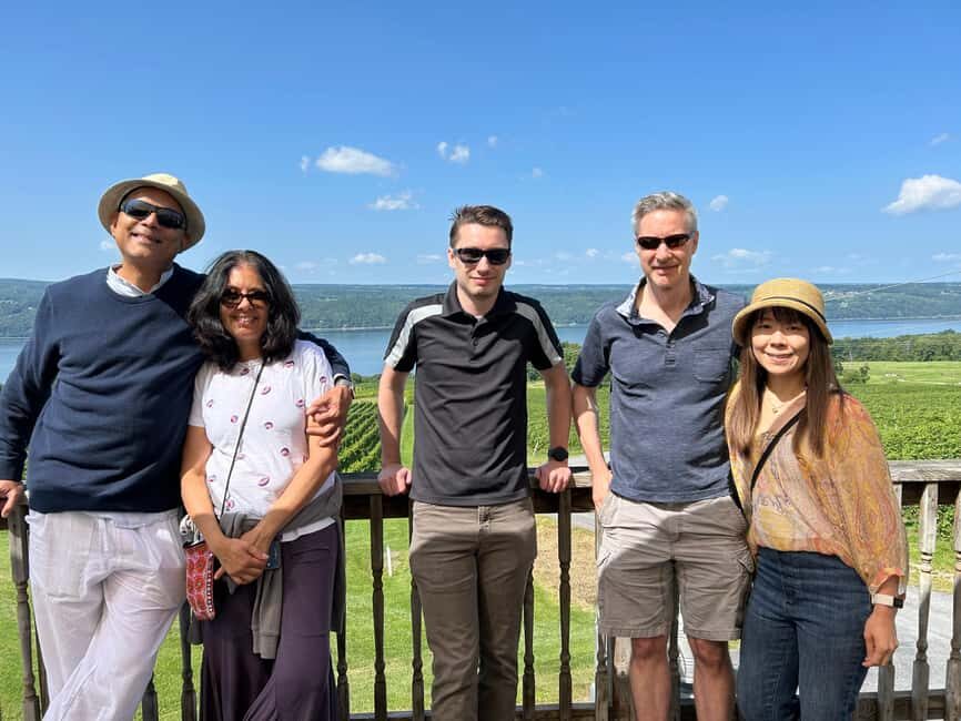 Canandaigua Lake: Wine Tasting Tour plus Lunch - Transportation and Group Size