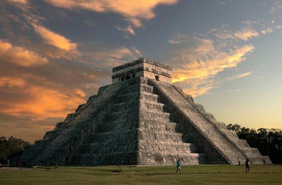 Cancun: Exclusive sunrise at Chichen Itza, expert tour guide - Who is this tour best suited for?