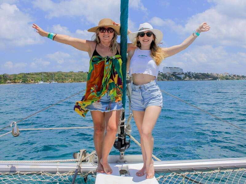 Cancun: Private Catamaran with Open Bar & Snorkeling Option - Who Should Consider This Tour?