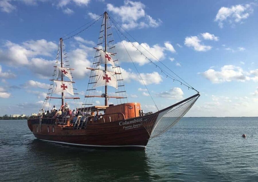 Cancun: Romantic evening in galleon with dinner and open bar - Practical Details and Tips for Travelers