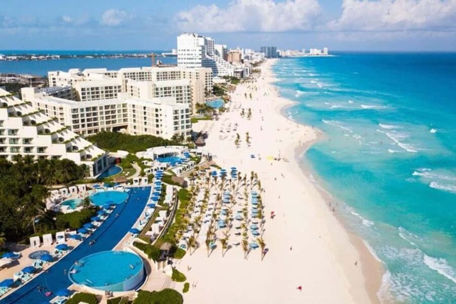 Cancun: Sightseeing Walking Tour With a Local Guide - What Makes This Tour Stand Out?