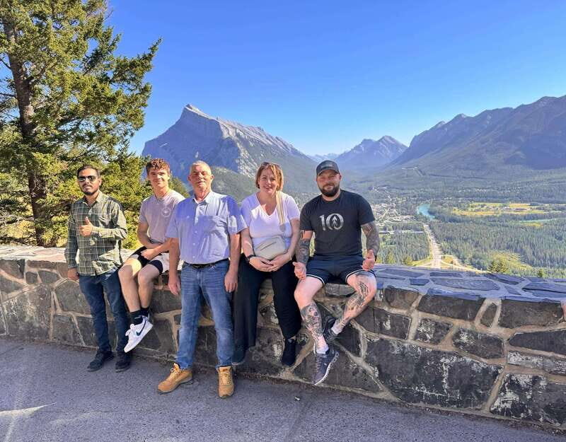 Canmore/Banff: Columbia Icefield, Skywalk, Peyto Day Tour - FAQs