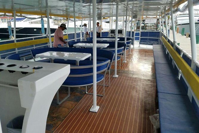 Catamaran unlimited Isla Mujeres with from Playa del Carmen - Cruising Through Isla Mujeres: An Unusual Perspective