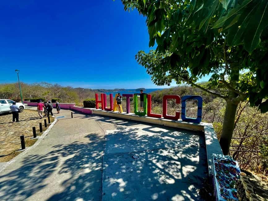 Check out the viewpoints and snorkel at Playa La Entrega - An Overview of the Tour Experience