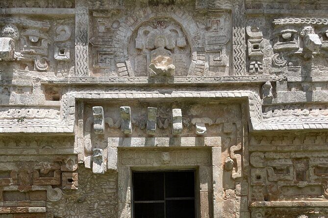 Chichen Itza and Mayan Traditions - The Chichen Itza Stop: A Peek into Ancient Science and Art