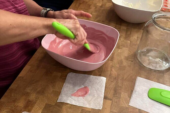 Chocolate Bonbon Making Class in Sitges - Detailed Review of the Chocolate Bonbon Making Experience