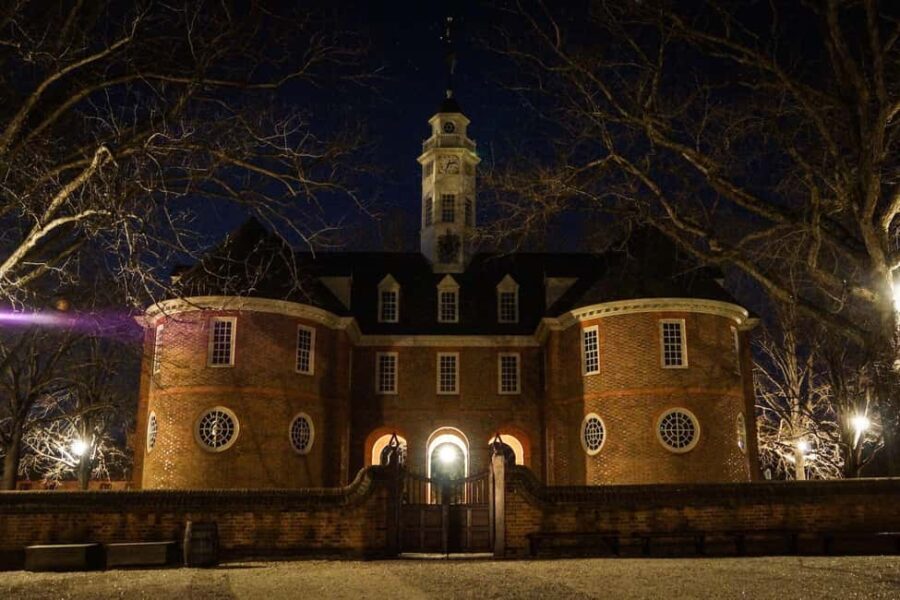 Colonial Ghosts: Ghostly Whispers of Williamsburg Ghost Tour - What to Expect on the Tour