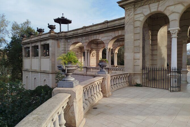 Dance Cuban Salsa and live Cuban Culture in Barcelona - Who Should Consider This Tour?