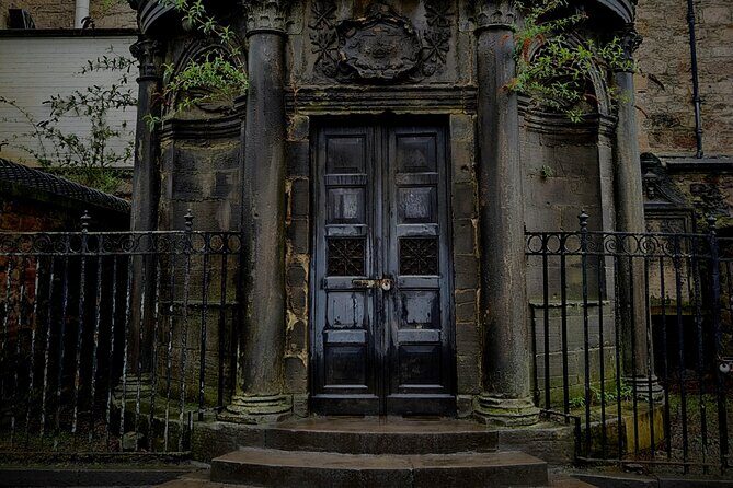 Dark History and Ghost Tour of Edinburgh - A Deep Dive into the Tour Experience