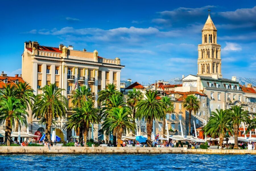Discover The Old Town Split 1.5h walking Small group tour - Exploring the Roman Foundations of Split